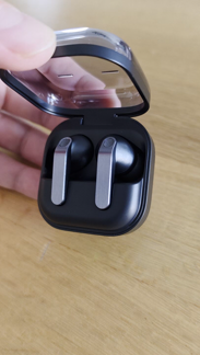 Conheça o novo Galaxy Buds4 Preto | Samsung Brasil